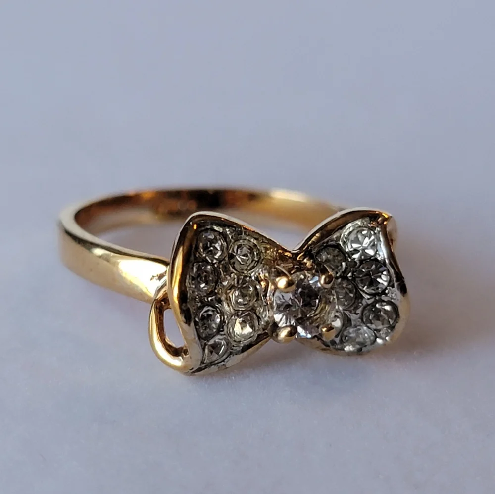 Vintage Bow Ring DAC Clear Diamond Like Stone Pave Gold Tone Size 6 ¼